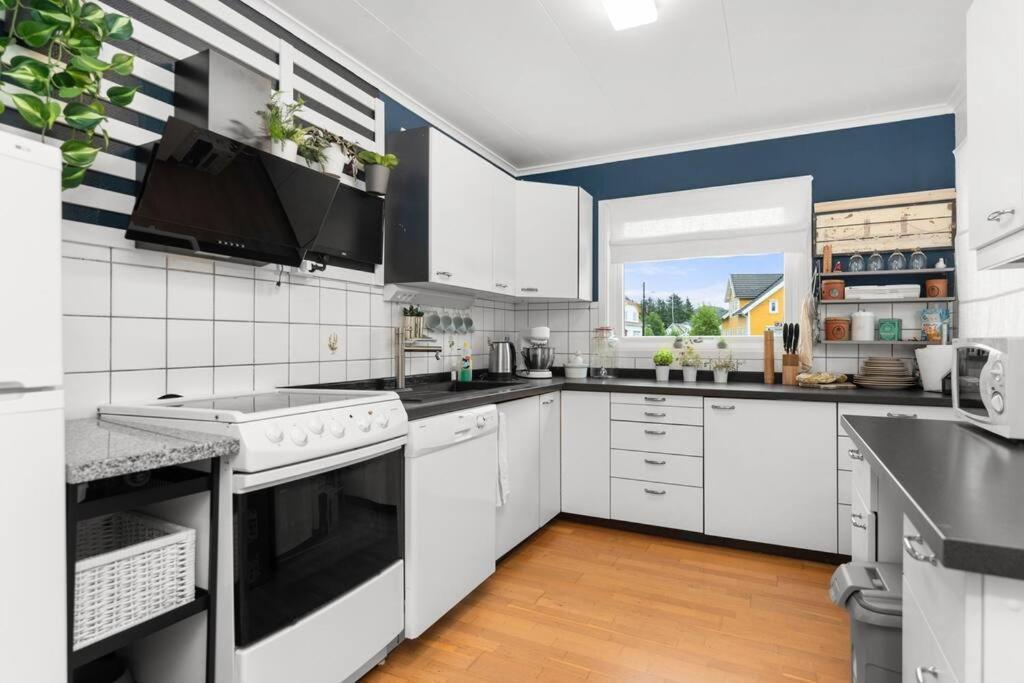 Family-Friendly Home Near Canal Spangereid エクステリア 写真